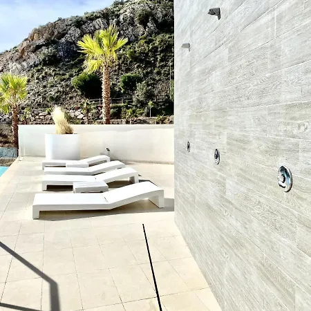 Stupa Hills Iv F33g - Superb Sea View 贝纳尔马德纳